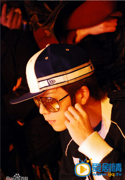 王栎鑫2008年宁波跨年演唱会 王栎鑫高清写真_王栎鑫高清剧照