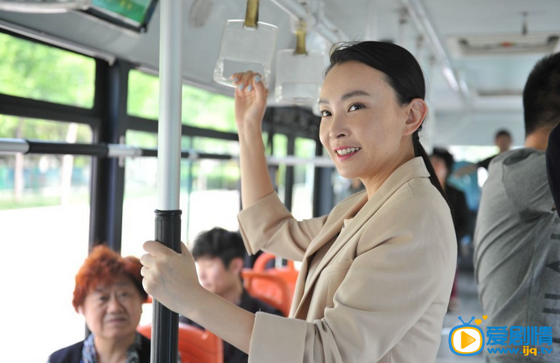 刘威葳《坐88路车回家》剧照 刘威葳高清写真_刘威葳高清剧照