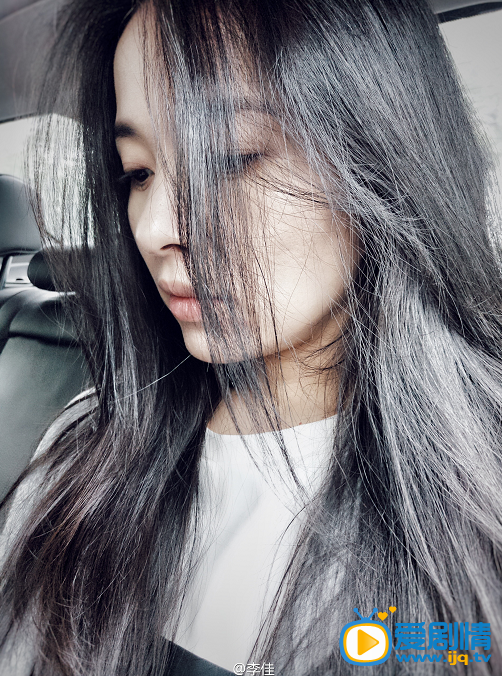 李佳生活照 李佳高清写真_李佳高清剧照