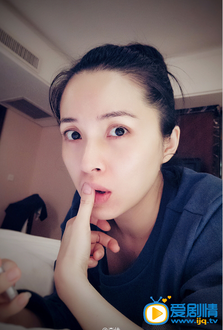 李佳生活照 李佳高清写真_李佳高清剧照