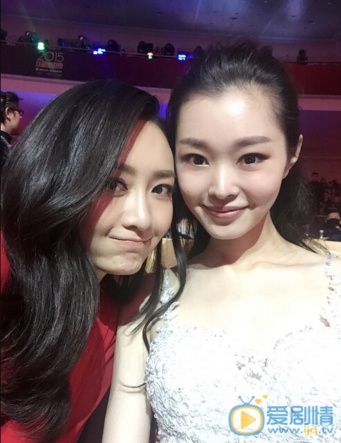 王鸥与人合照 王鸥个人资料介绍简介王鸥与人合照