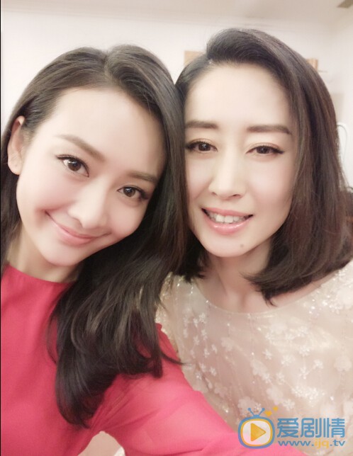 王鸥与人合照 王鸥个人资料介绍简介王鸥与人合照