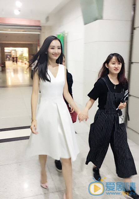 王鸥活动照 王鸥个人资料介绍简介王鸥活动照