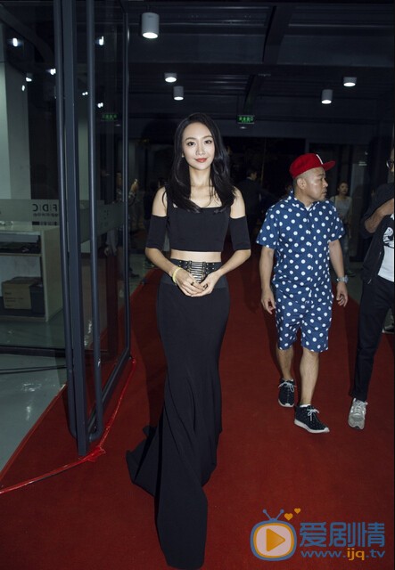 王鸥与人合照 王鸥个人资料介绍简介王鸥与人合照