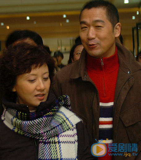 张国立张国立和老婆邓婕合影 张国立高清写真_张国立高清剧照