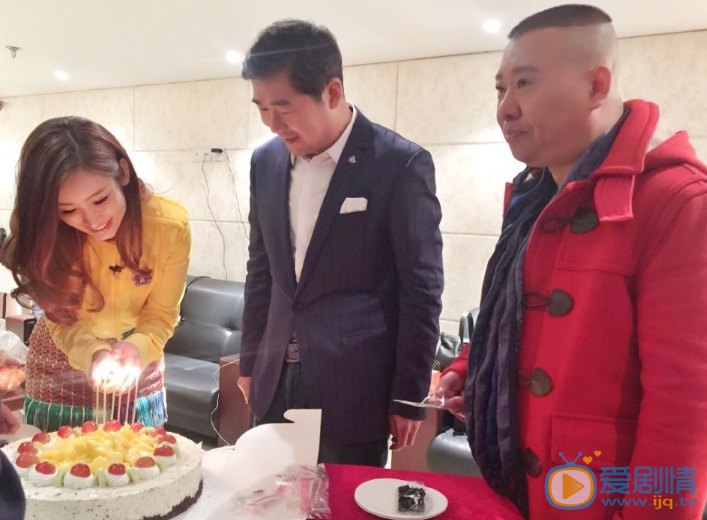 张国立活动照 张国立61周岁生日会