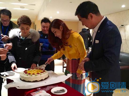 张国立活动照 张国立61周岁生日会