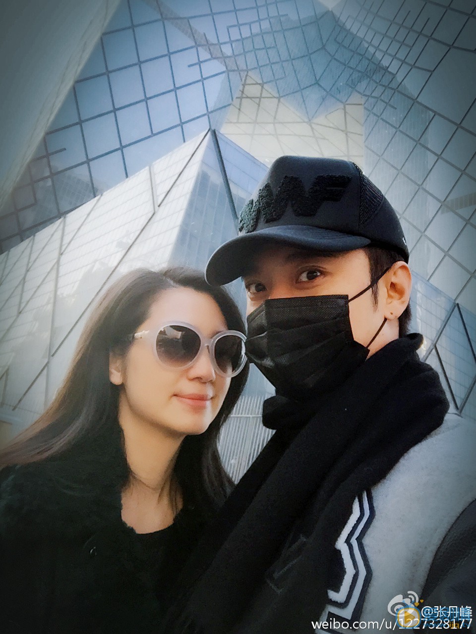 张丹峰和老婆洪欣合照 张丹峰高清写真_张丹峰高清剧照