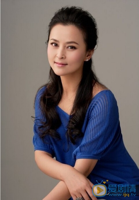 黄志忠前妻何音和儿子照片 黄志忠高清写真_黄志忠高清剧照