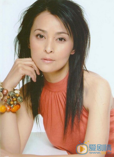 黄志忠前妻何音和儿子照片 黄志忠高清写真_黄志忠高清剧照
