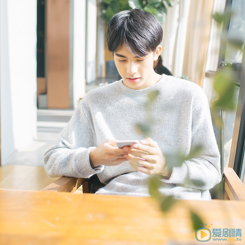 宋威龙秋日暖男写真 宋威龙高清写真_宋威龙高清剧照