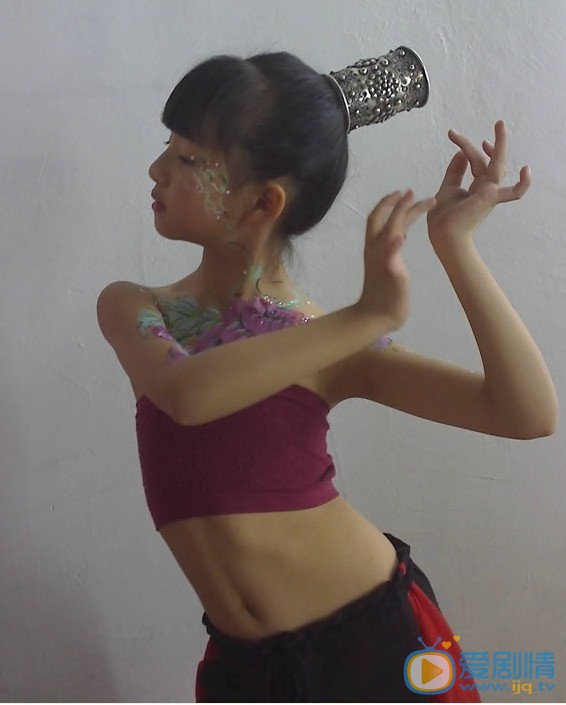 小彩旗小时候照片 小彩旗高清写真_小彩旗高清剧照