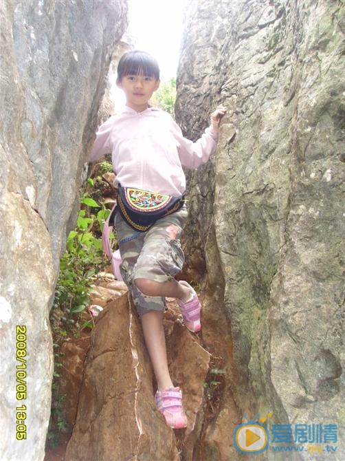 小彩旗小时候照片 小彩旗高清写真_小彩旗高清剧照