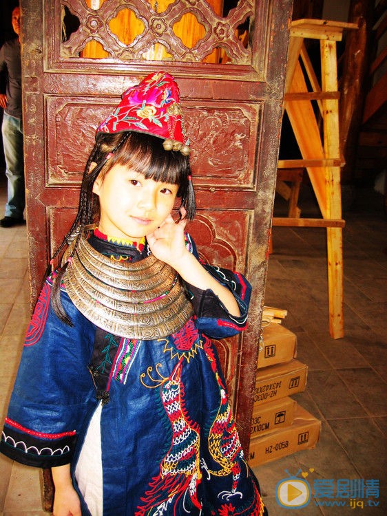 小彩旗小时候照片 小彩旗高清写真_小彩旗高清剧照