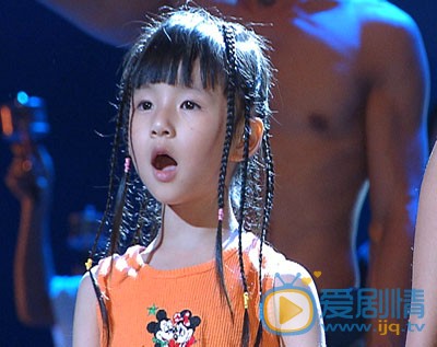 小彩旗小时候照片 小彩旗高清写真_小彩旗高清剧照
