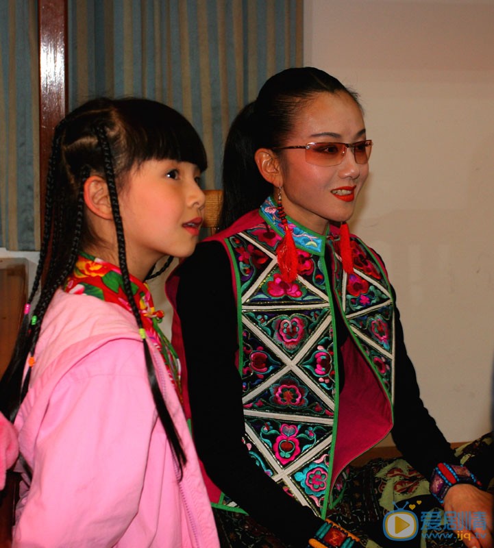 小彩旗小时候照片 小彩旗高清写真_小彩旗高清剧照