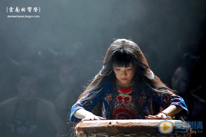 小彩旗《云南映象》舞蹈照片 小彩旗高清写真_小彩旗高清剧照