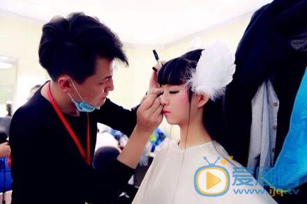小彩旗2014年春晚舞台照 小彩旗高清写真_小彩旗高清剧照