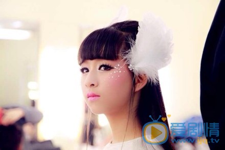 小彩旗2014年春晚舞台照 小彩旗高清写真_小彩旗高清剧照