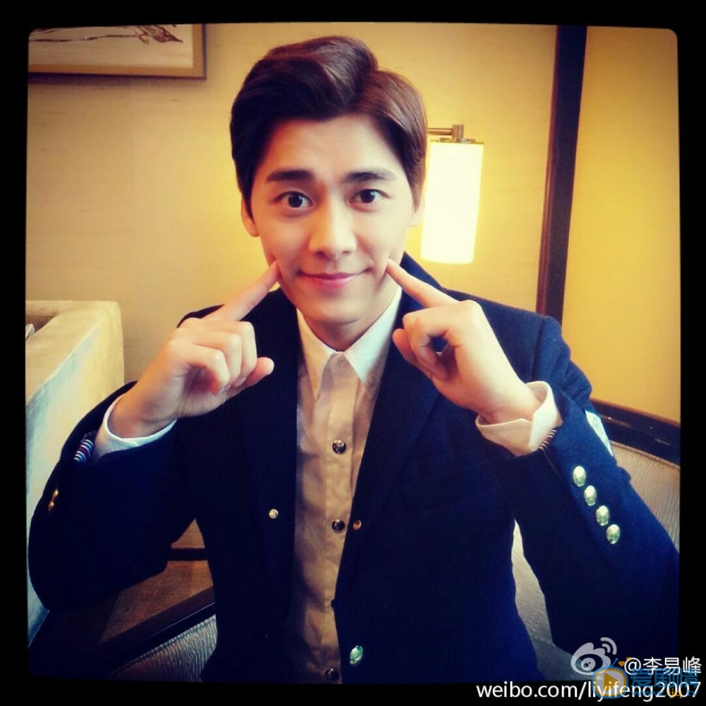李易峰生活自拍照 李易峰高清写真_李易峰高清剧照