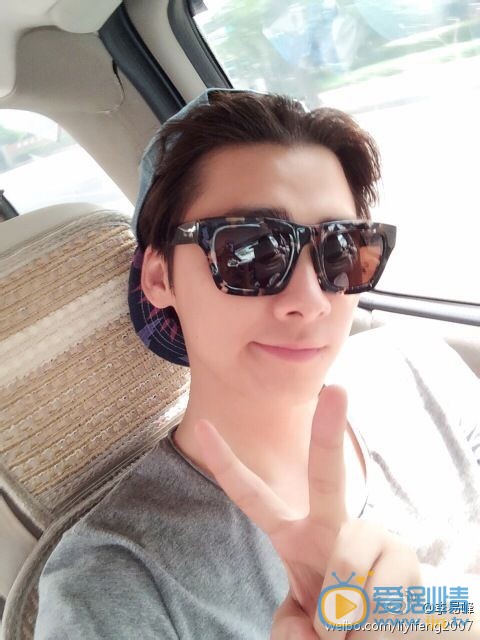 李易峰生活自拍照 李易峰高清写真_李易峰高清剧照