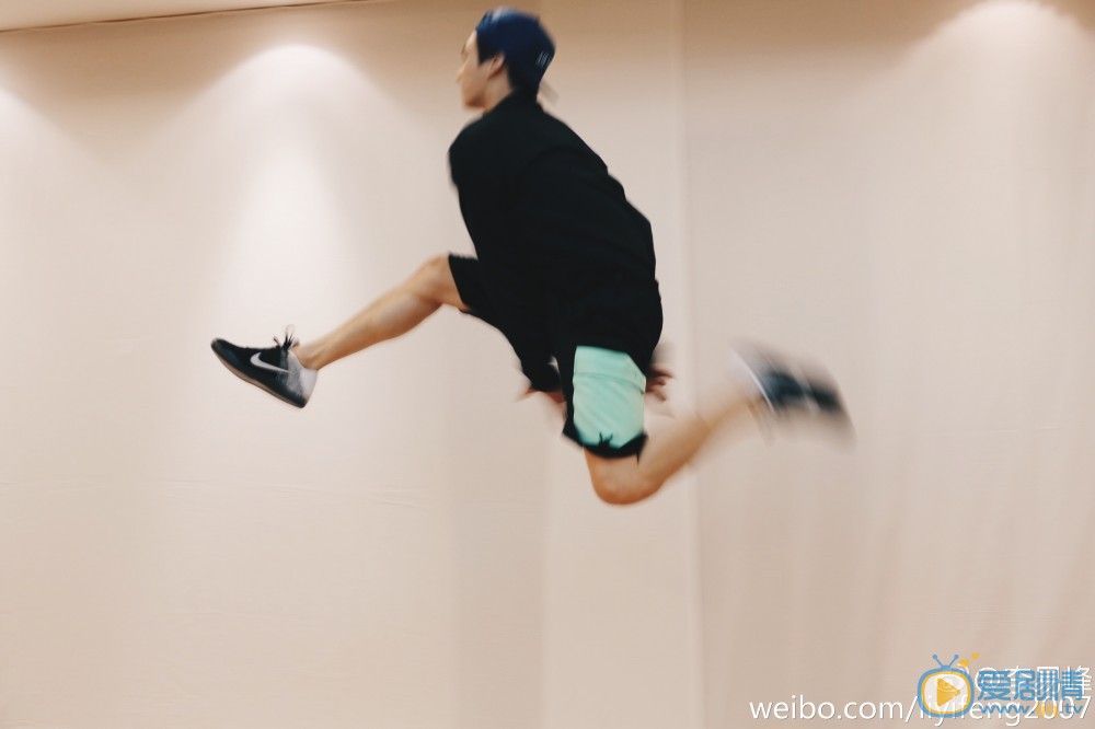 李易峰生活自拍照 李易峰高清写真_李易峰高清剧照