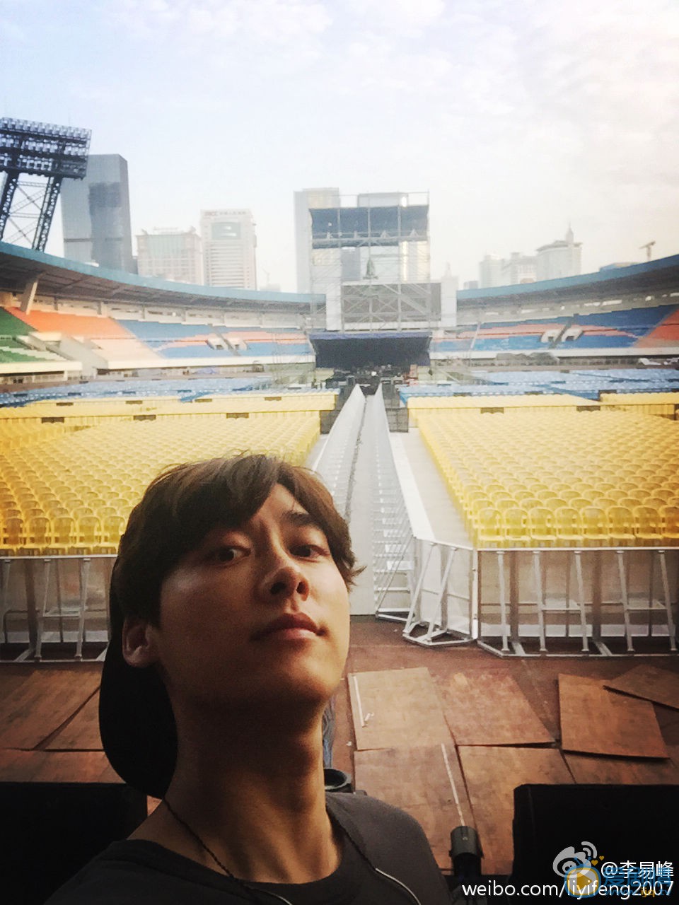 李易峰生活自拍照 李易峰高清写真_李易峰高清剧照
