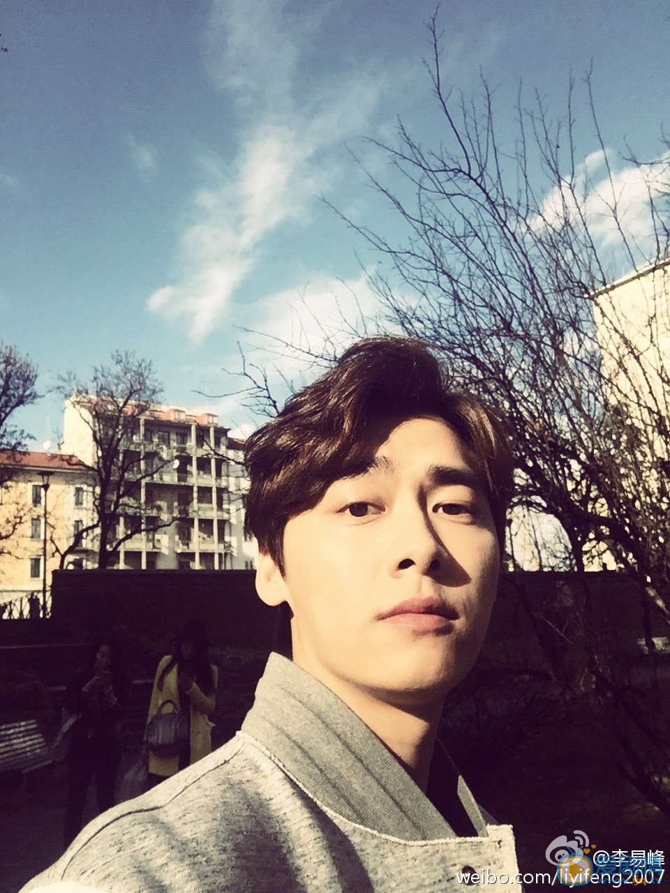 李易峰生活自拍照 李易峰高清写真_李易峰高清剧照
