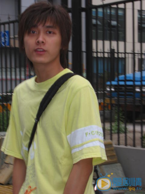 李易峰小时候早年照 李易峰高清写真_李易峰高清剧照