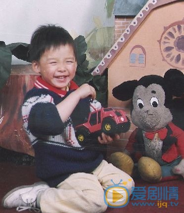 李易峰小时候早年照 李易峰高清写真_李易峰高清剧照