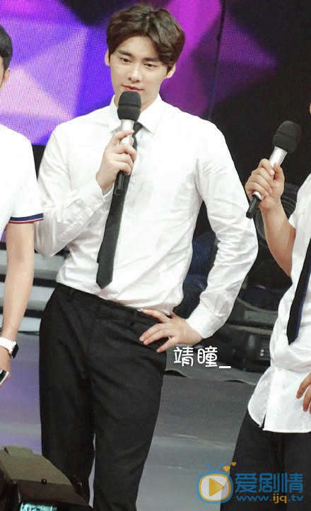 李易峰白衬衣照 李易峰高清写真_李易峰高清剧照