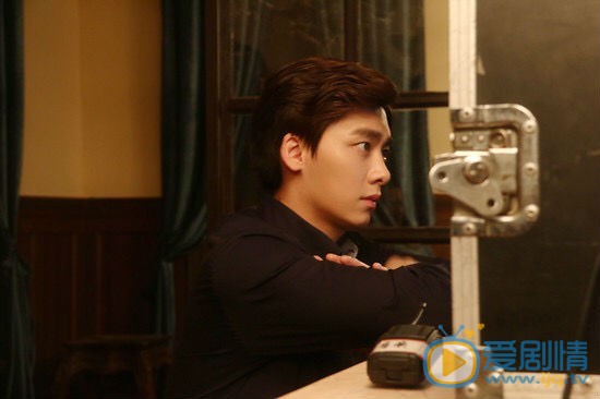 李易峰《麻雀》剧照 李易峰高清写真_李易峰高清剧照