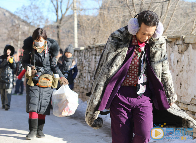 张译《越来越好》剧照 张译高清写真_张译高清剧照