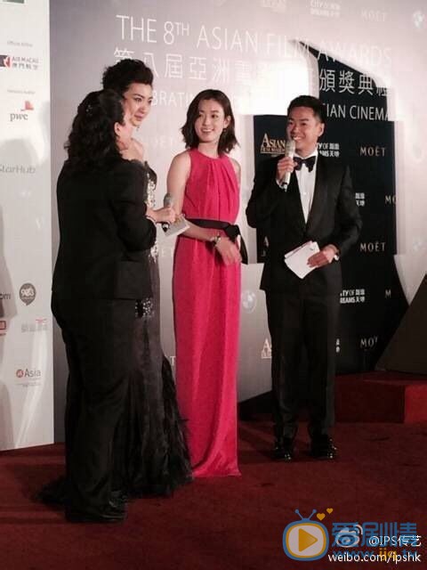 韩孝周红毯礼服照 韩孝周高清写真_韩孝周高清剧照