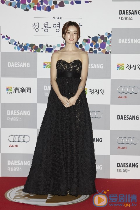 韩孝周红毯礼服照 韩孝周高清写真_韩孝周高清剧照