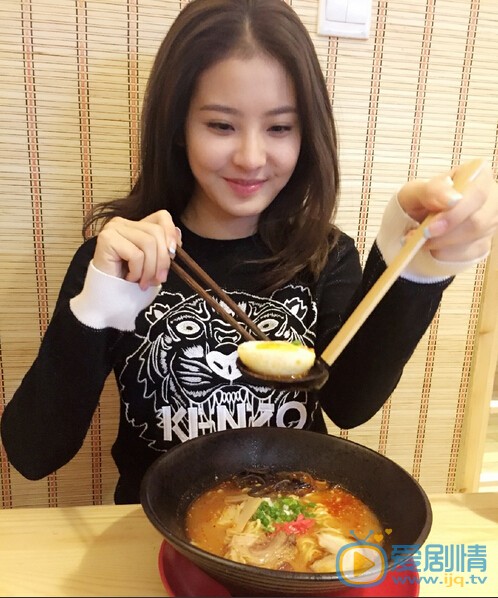 赖雨濛生活照 赖雨濛个人资料生活照赖雨濛个人简介