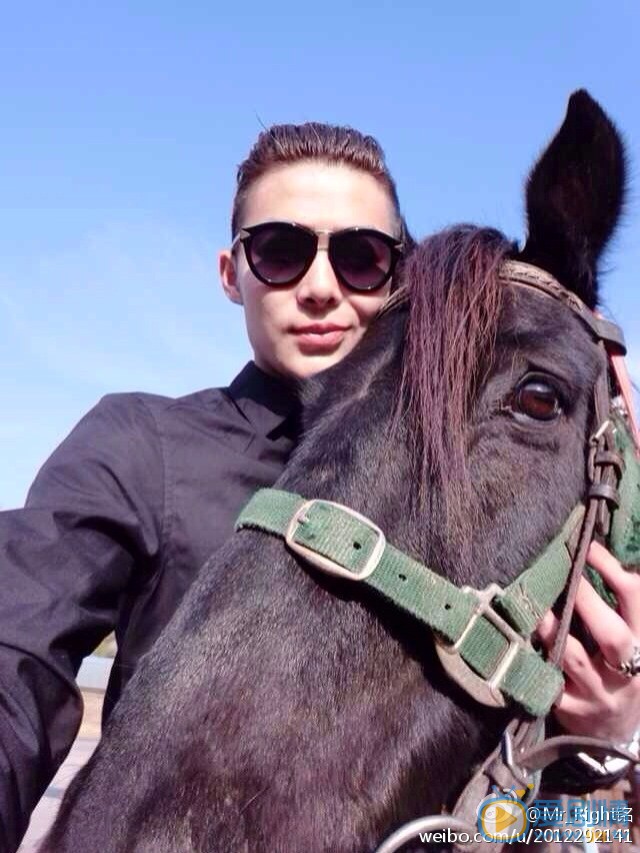 张铭恩生活照 张铭恩高清写真_张铭恩高清剧照