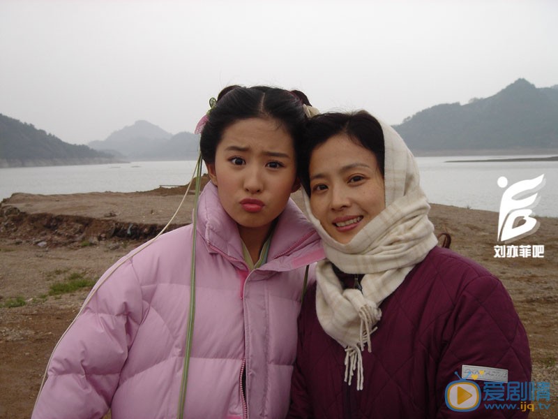 刘亦菲儿时家人照片 刘亦菲高清写真_刘亦菲高清剧照