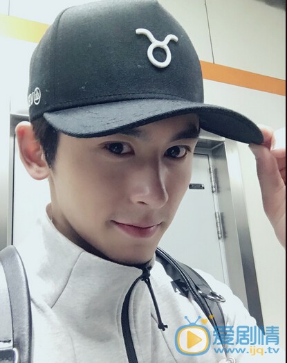 张哲瀚生活照 张哲瀚个人资料介绍简介张哲瀚生活照