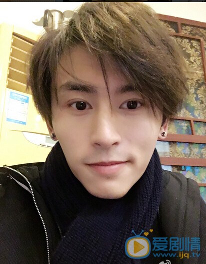 张哲瀚生活照 张哲瀚个人资料介绍简介张哲瀚生活照