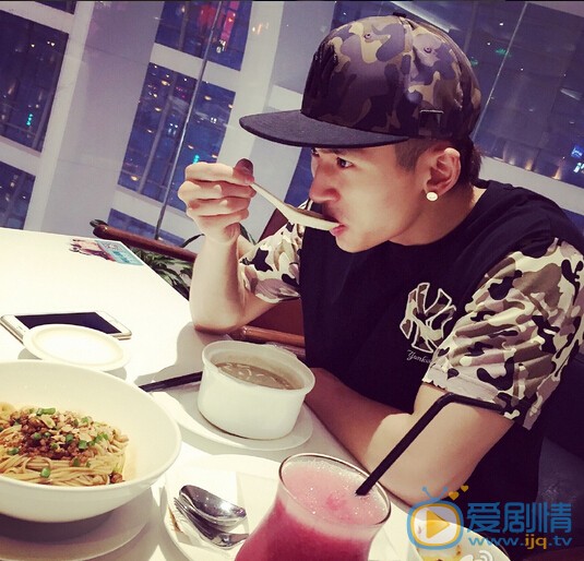 张哲瀚生活照 张哲瀚个人资料介绍简介张哲瀚生活照