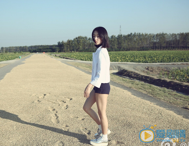 周冬雨生活照 周冬雨高清写真_周冬雨高清剧照