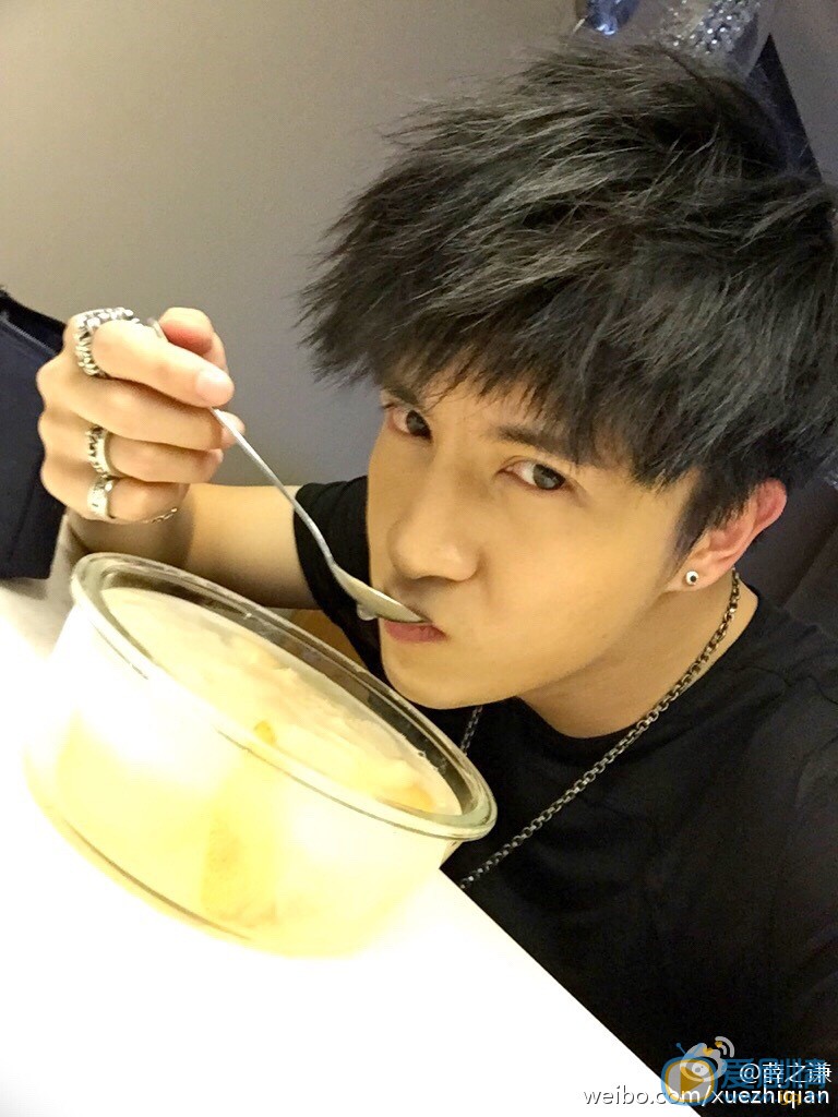 薛之谦表情包 薛之谦高清写真_薛之谦高清剧照