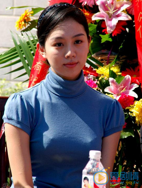 姜妍《低头不见抬头见》剧照 姜妍高清写真_姜妍高清剧照