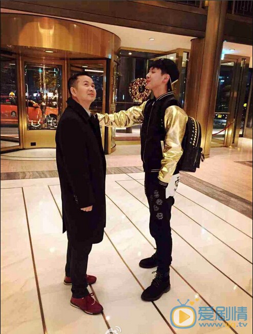 张逸杰与人合照 张逸杰个人资料介绍简介张逸杰高清照片