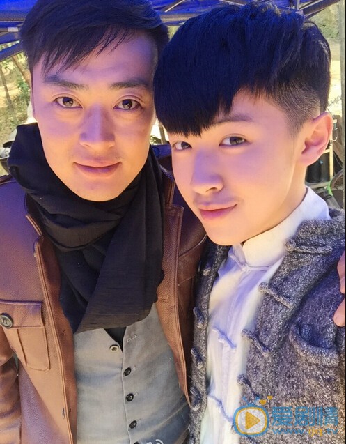 张逸杰与人合照 张逸杰个人资料介绍简介张逸杰高清照片