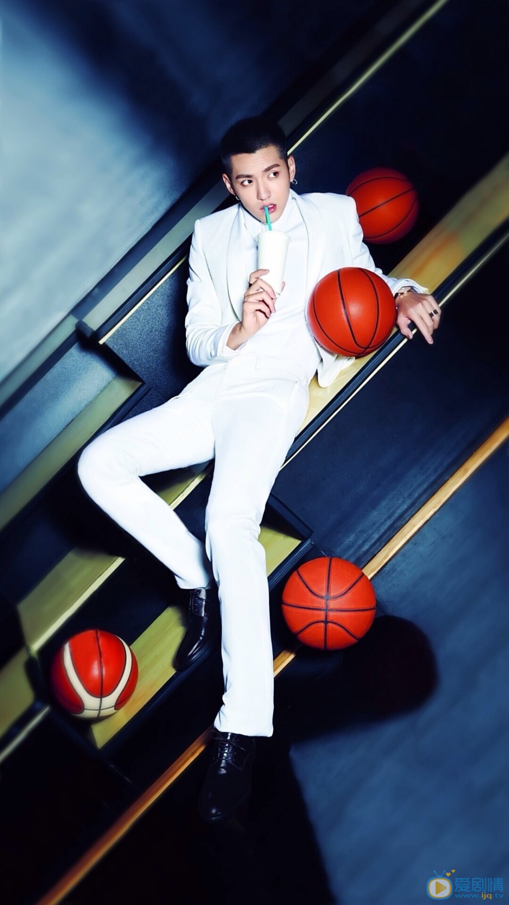 吴亦凡杂志写真 吴亦凡高清写真_吴亦凡高清剧照
