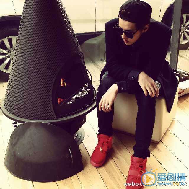 吴亦凡自拍生活照 吴亦凡高清写真_吴亦凡高清剧照