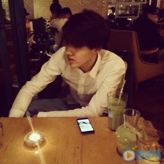 吴亦凡自拍生活照 吴亦凡高清写真_吴亦凡高清剧照