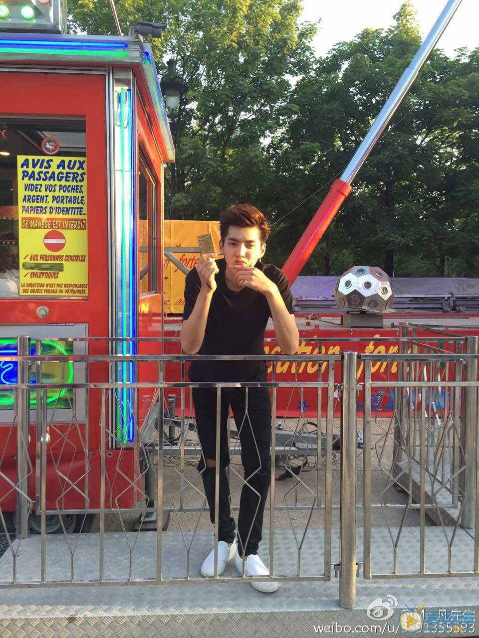 吴亦凡自拍生活照 吴亦凡高清写真_吴亦凡高清剧照